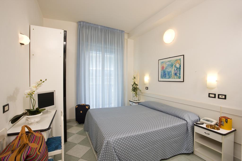 Hotel Elite Cattolica Phòng bức ảnh